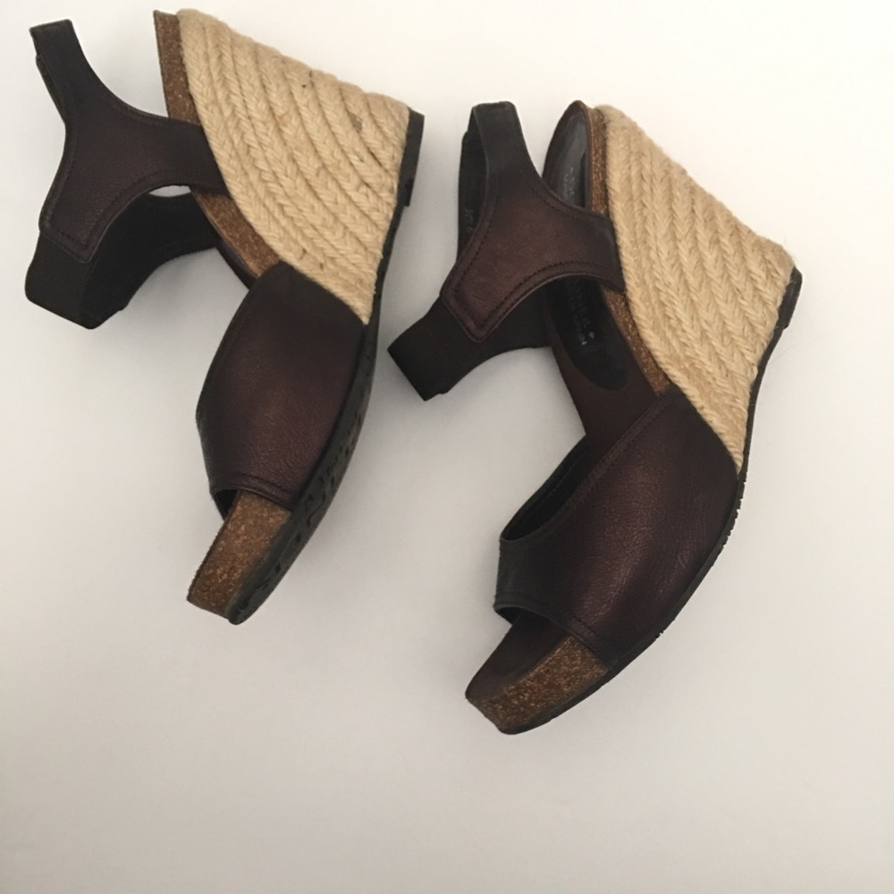 Donald J Pliner Metallic Burgundy Wedge Sandals